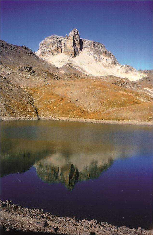 Les lacs Sainte Marguerite et le Cheval Blanc - Office de Tourisme HMV