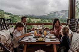 Terrasse - Edmond's - 2026 Four Seasons Resort Megève