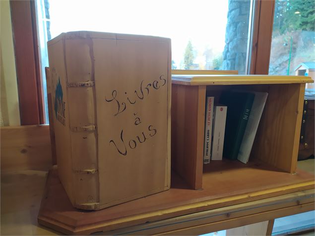Boîte à livres de Valfréjus - L.Pétinot - OT HMVT
