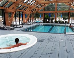 bain à remous et piscine - OT Sources du lac d'Annecy