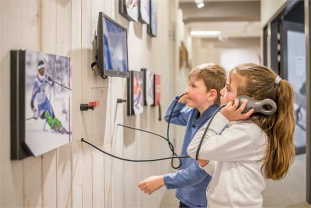 Enfants au musée de Val d'Isère - Andy Parant