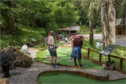 Mini golf du Lac de Montriond - Yvan Tisseyre / OT Vallée d'Aulps