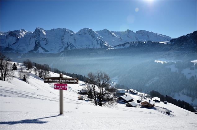 Itinéraire raquettes face à la chaîne des Aravis - Le Grand-Bornand Tourisme