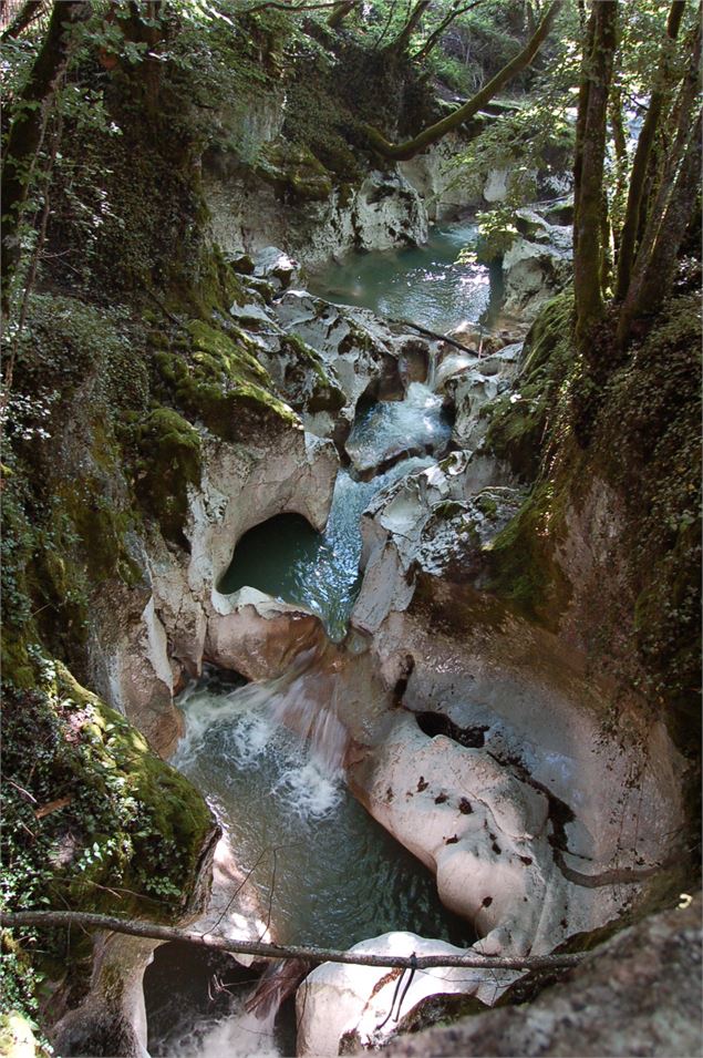 Marmites de géants site naturel du Pont du Pissieu - Bernard Charrier