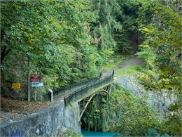Pont vu depuis la rive droite - OT Saint-Gervais Mont-Blanc