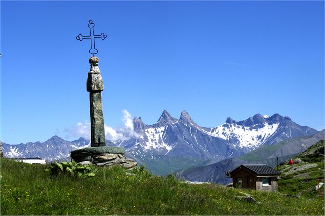 Col de la Croix de Fer à Saint Sorlin d'Arves - Domaine des Sybelles - © Office de Tourisme de Saint