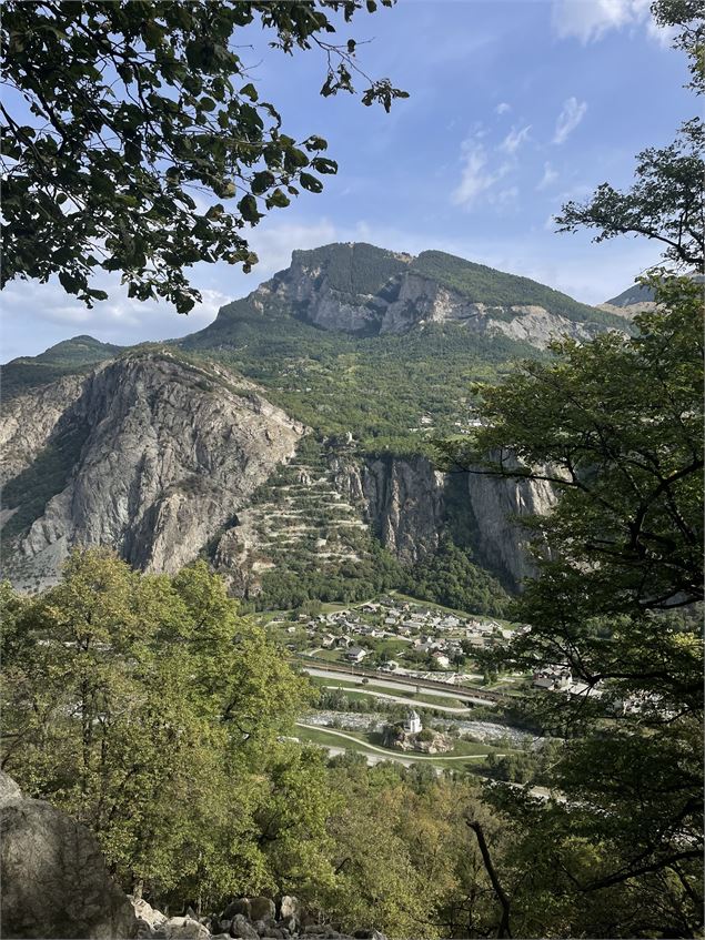 Vue sur les lacets de Montvernier - E. Kissel