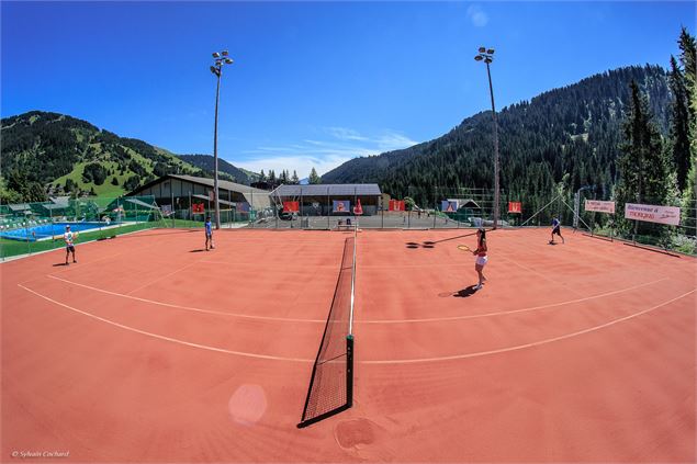 Tennis extérieur du Centre Sportif Morgins - s.cochard