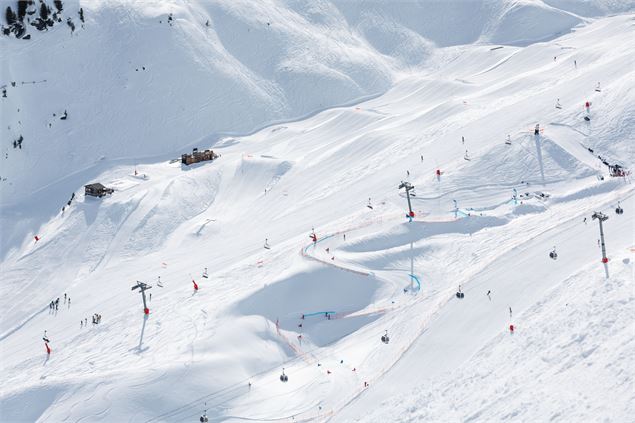 JN Bee - Piste bleue ludique_Méribel - ©Sylvain Aymoz