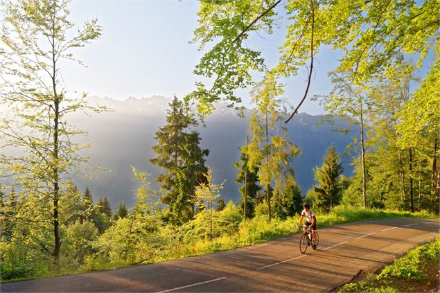 Ascension sur le versant Maurienne - © Explore Savoie - Anglade