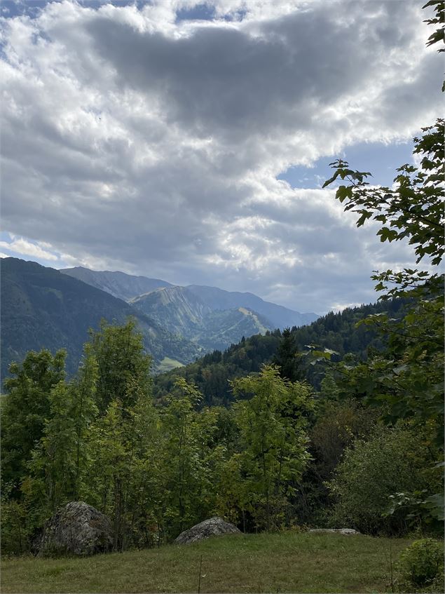 Vue sur la Vallée depuis le Replat - OT Espace Glandon