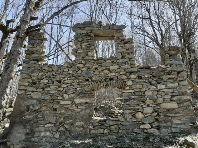 Randonnée : Le Mont (1352m )_Saint-Colomban-des-Villards - OT Espace Glandon