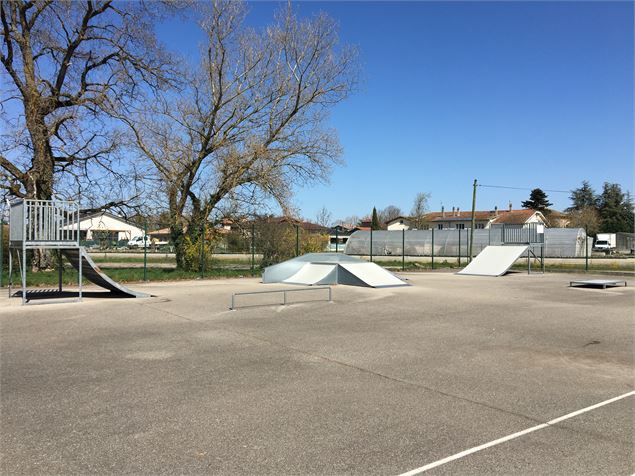 Skate park à Thil - Dombes Côtière Tourisme