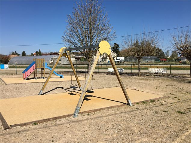 Aire de jeux chemin du Stade - Dombes Côtière Tourisme