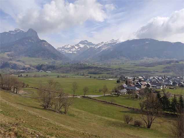 Ecole, dent de Pleuven et Arcalod - L.MARTIN