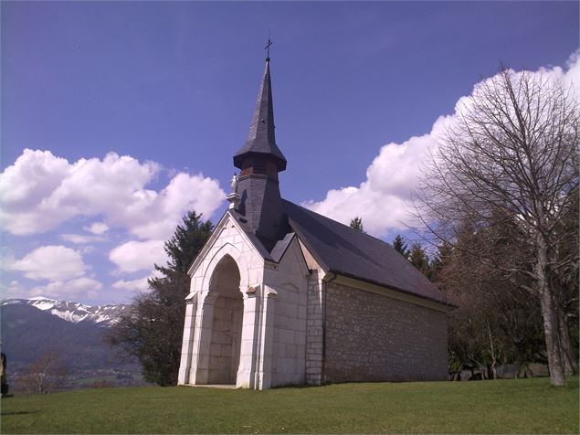 Randonnée : Les Bas Monts et le chemin des Genêts