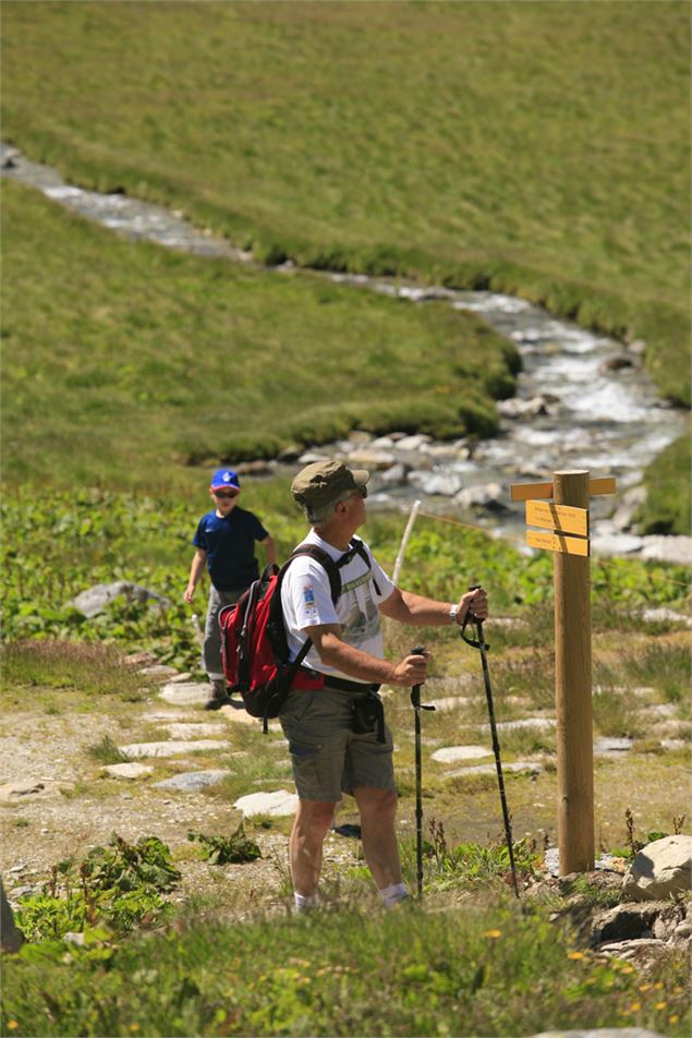 Randonneur sur le GR 5 - JL Rigaux - MO OT Aussois