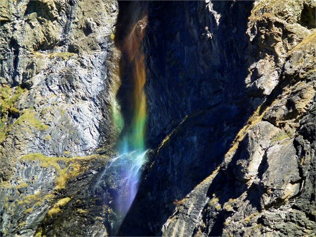 Cascade du Nant Putors arc en ciel - mnpc