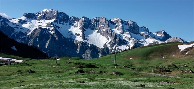 Vue sur la chaîne des Dents Blanches