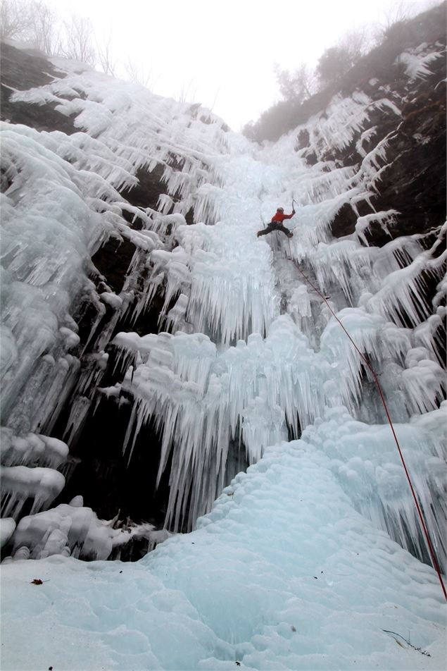 Cascade_de_glace_depuis_le_Pont_Baudin - OTPV