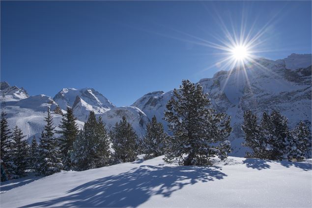 Vue sur la Grande Casse et ls glaciers de la Vanoise depuis la table d'orientation - Gilles Lansard