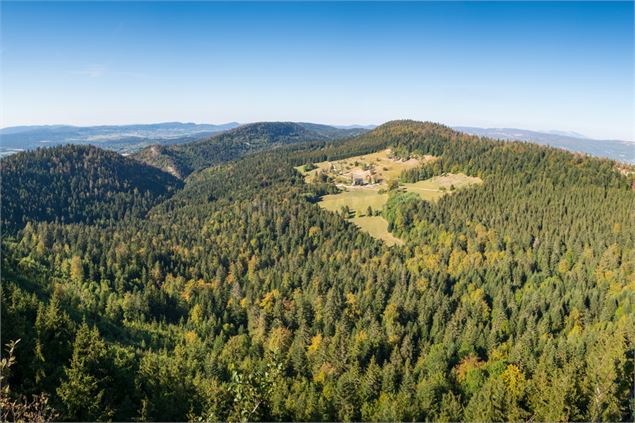 La ferme Guichard - Parcours de trail n°22 - Jérôme Pruniaux - Agence ARGO - Haut-Bugey Tourisme