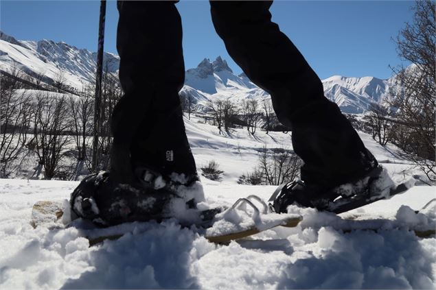 Raquettes avec vue sur les Aiguilles d'Arves - OTICœurdemaurienne