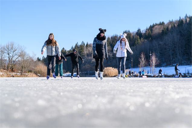 Patinage au lac de Lalleyriat - HBT-JérômePruniaux/AgenceArgo