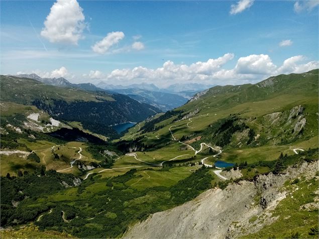 Lac des Fées et lac St Guérin - vue Croix du Berger - La Plagne Vallée