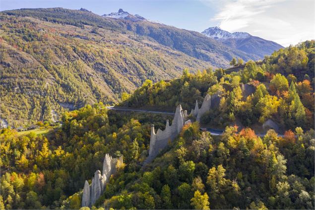 Vue sur les Pyramides d'Euseigne - Yves Garneau Valais Promotion