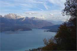 Vue sur la Tournette depuis la Croix du Crêt - https://creativecommons.org/licenses/by/2.0/ - Guilhe