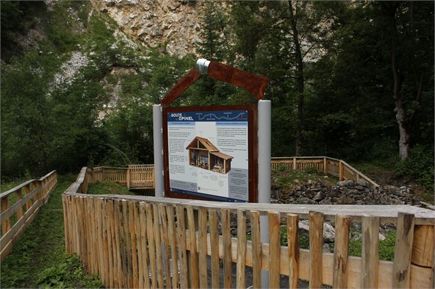 La route de l'Opinel à Gévoudaz - Musée Opinel