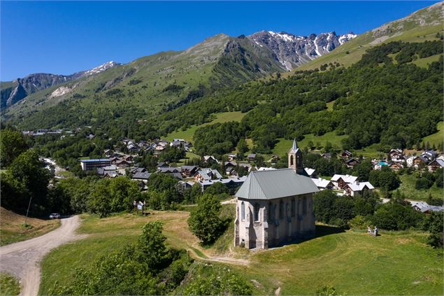 Chapelle et Rocher Saint Pierre - Alban Pernet / Valloire Tourisme