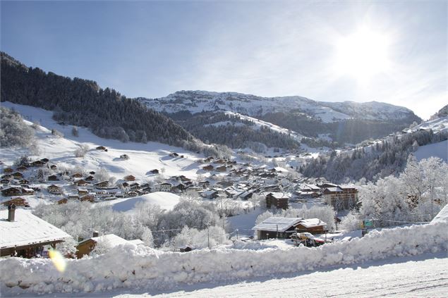 Vue d'Arêches depuis les Carroz - otab