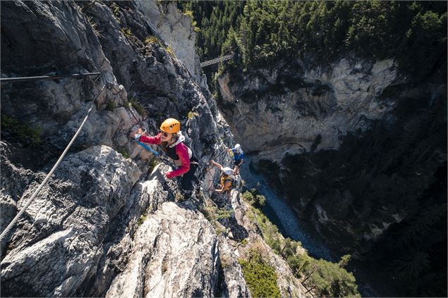 Via ferrata du Diable Montée au ciel à Aussois - Auvergne Rhone Alpes Tourisme Tristan Shu