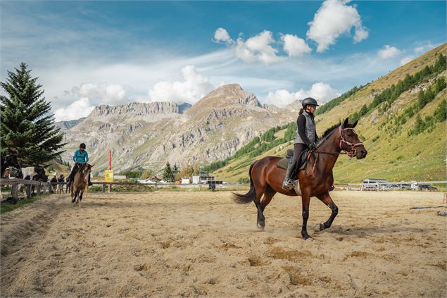 École d'équitation & Poney Club_Val-d'Isère - Yann Allegre