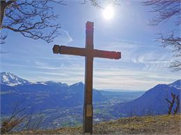 Le sommet avec sa croix - HGT