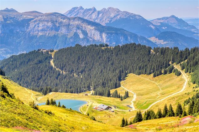Vue sur le lac de l'Airon - Bouilleur de photos