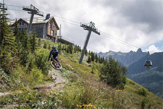 VTT de descente Gangsta - Alban Pernet / Valloire Tourisme