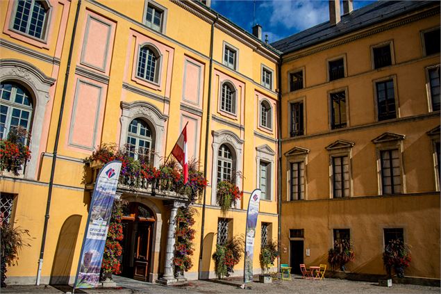 Le Palais épiscopal - OTICoeurdemaurienne