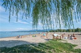 Plage de sable - Destination Léman - A. Berger