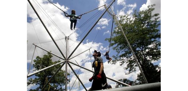 Trampoline bungees