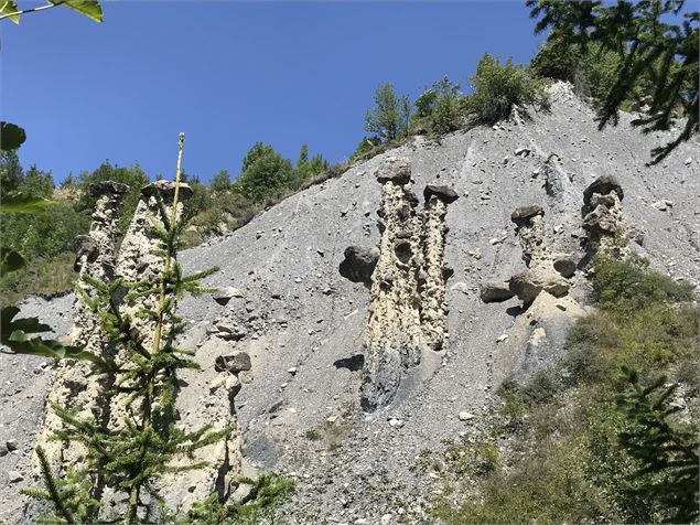 Cheminées de fées - Les demoiselles de la Saussaz - OTI Cœur de Maurienne