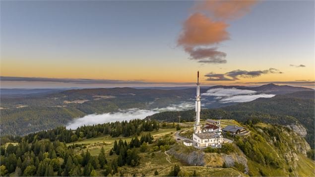 La vue au Petit Mont Rond point - ©updrone