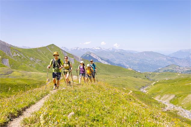 Randonneurs sur la plateau de Montrond - Thibaut Blais