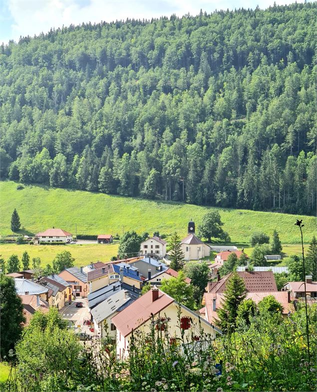 Mijoux depuis le sentier des Artis - ©jthevenard