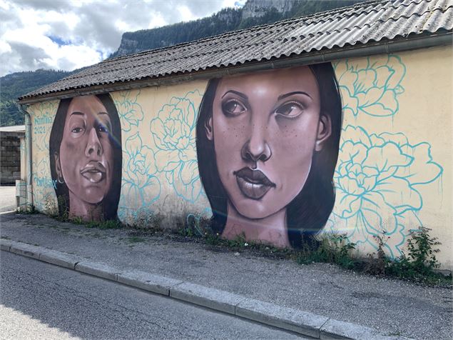 Fresques et murs peints - Femmes et fleurs Nantua - Maxime Michel