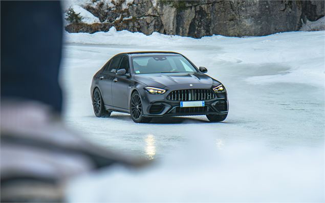 Baptême de conduite sur glace pour vos évènements corporatifs - OT Flaine-Candice Genard