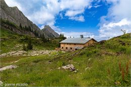 Vue sur le refuge de Bostan