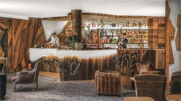Bar - Nicolas Anetson